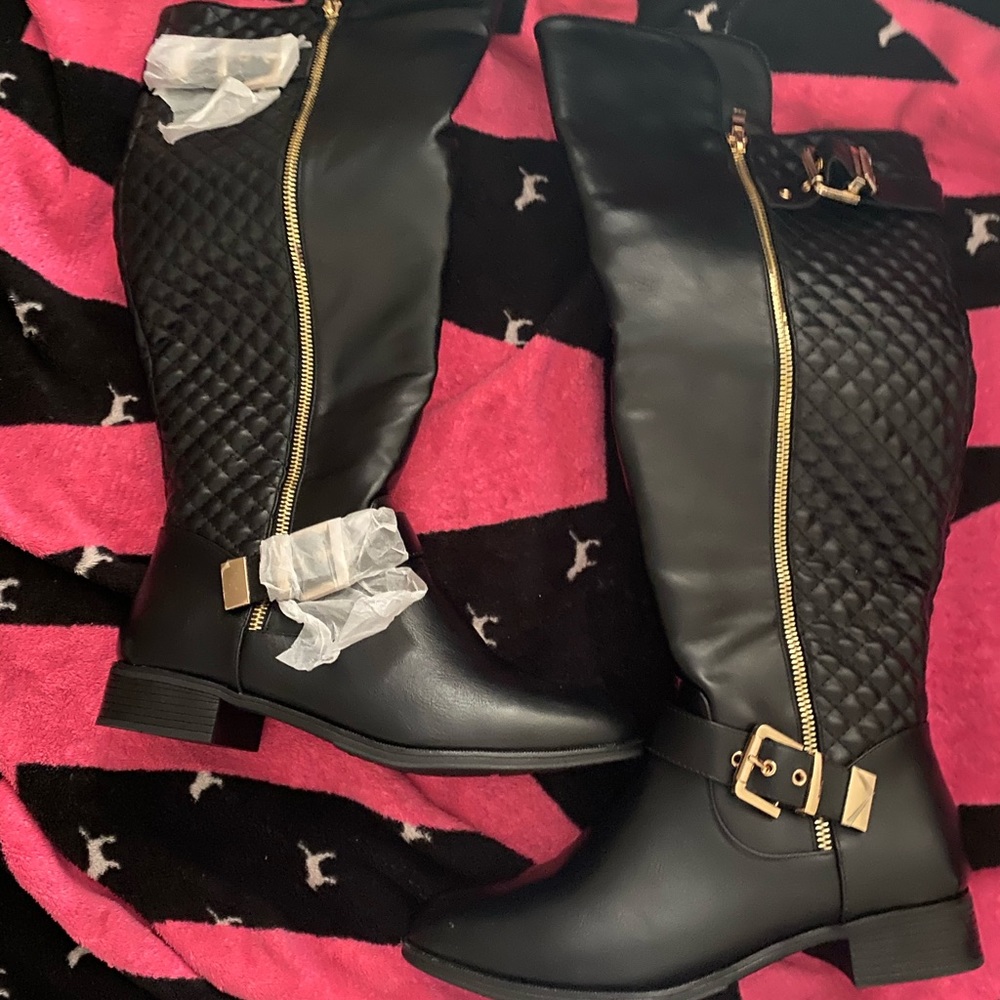 Women’s quilted tall boots